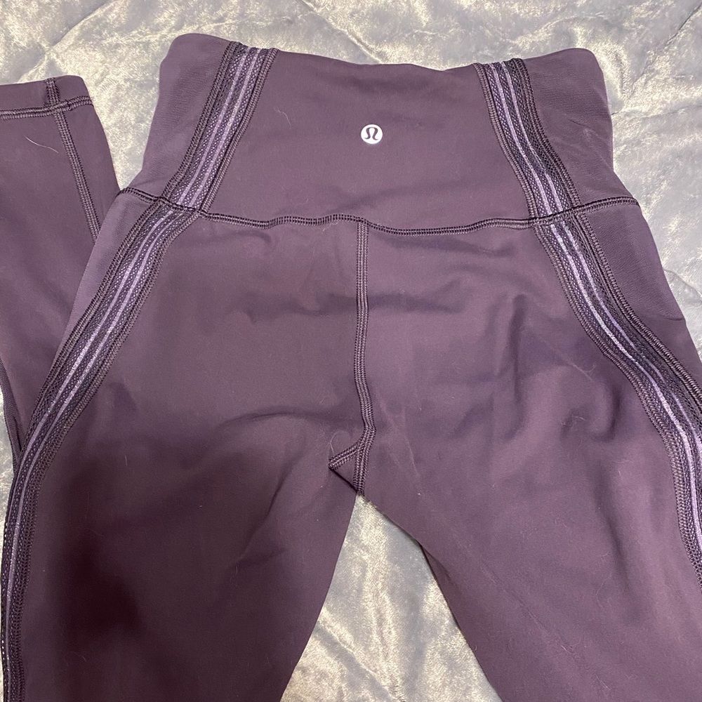 *SOLD* Lululemon power lines pant “28”